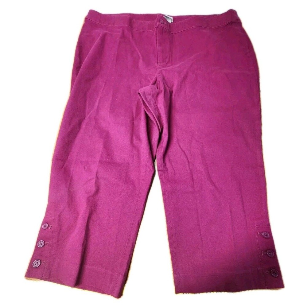 NWOT Monroe and Main Raspberry Stretch Summer Fall Button Leg Capri Plus 24W